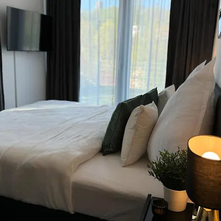 Finest 2 * Καρλσρούη